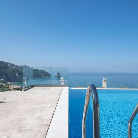 Mazis Aparthotel 3*