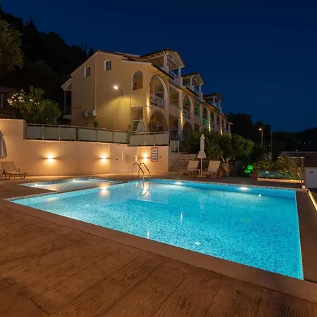 Mazis Aparthotel 3*