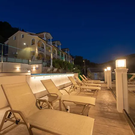 Mazis Aparthotel