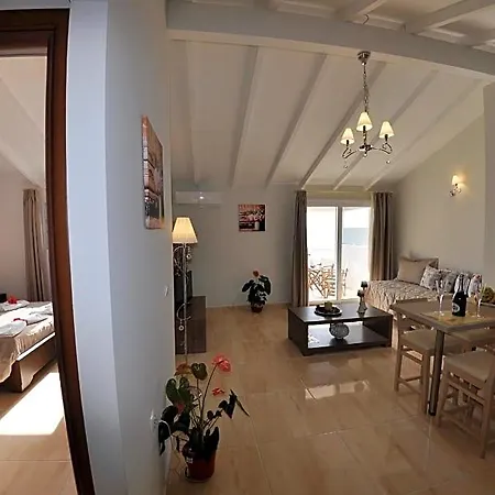 Mazis Aparthotel
