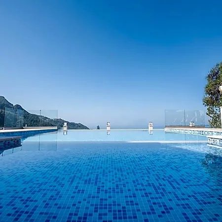 Mazis Hotel de apartamente 4*