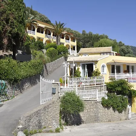 Mazis Aparthotel