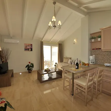 Mazis Apartmanhotel Ájosz Górdiosz