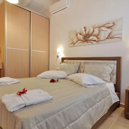 Mazis Apartmanhotel Ájosz Górdiosz