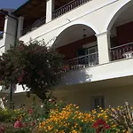 Mazis Aparthotel
